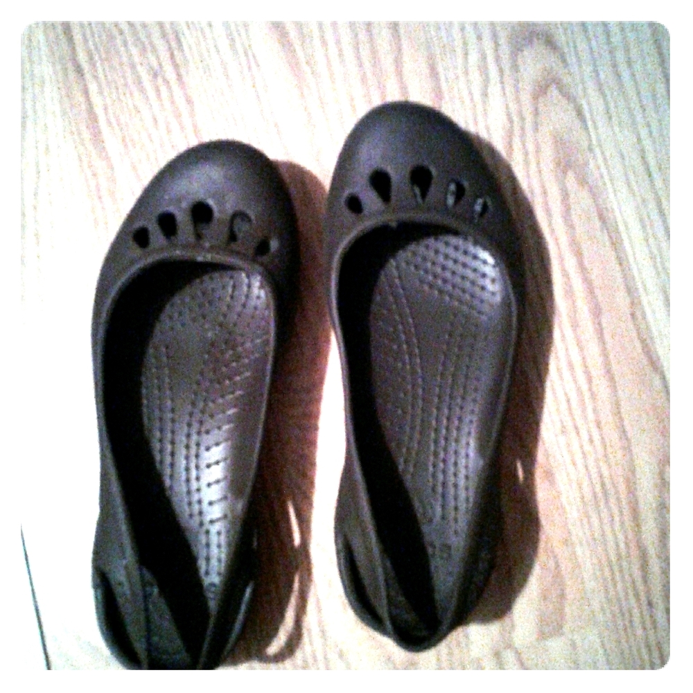 2 pair Brown crocks